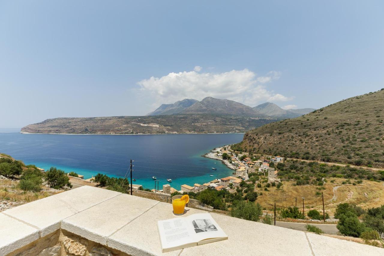 Trapela Limeni Luxury Suites Esterno foto