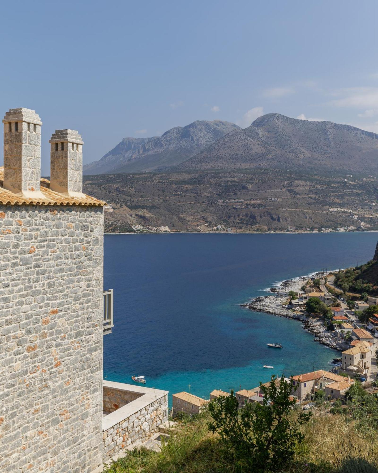 Trapela Limeni Luxury Suites Esterno foto