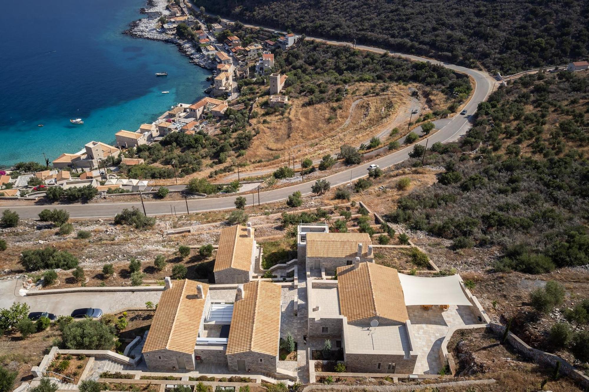 Trapela Limeni Luxury Suites Esterno foto