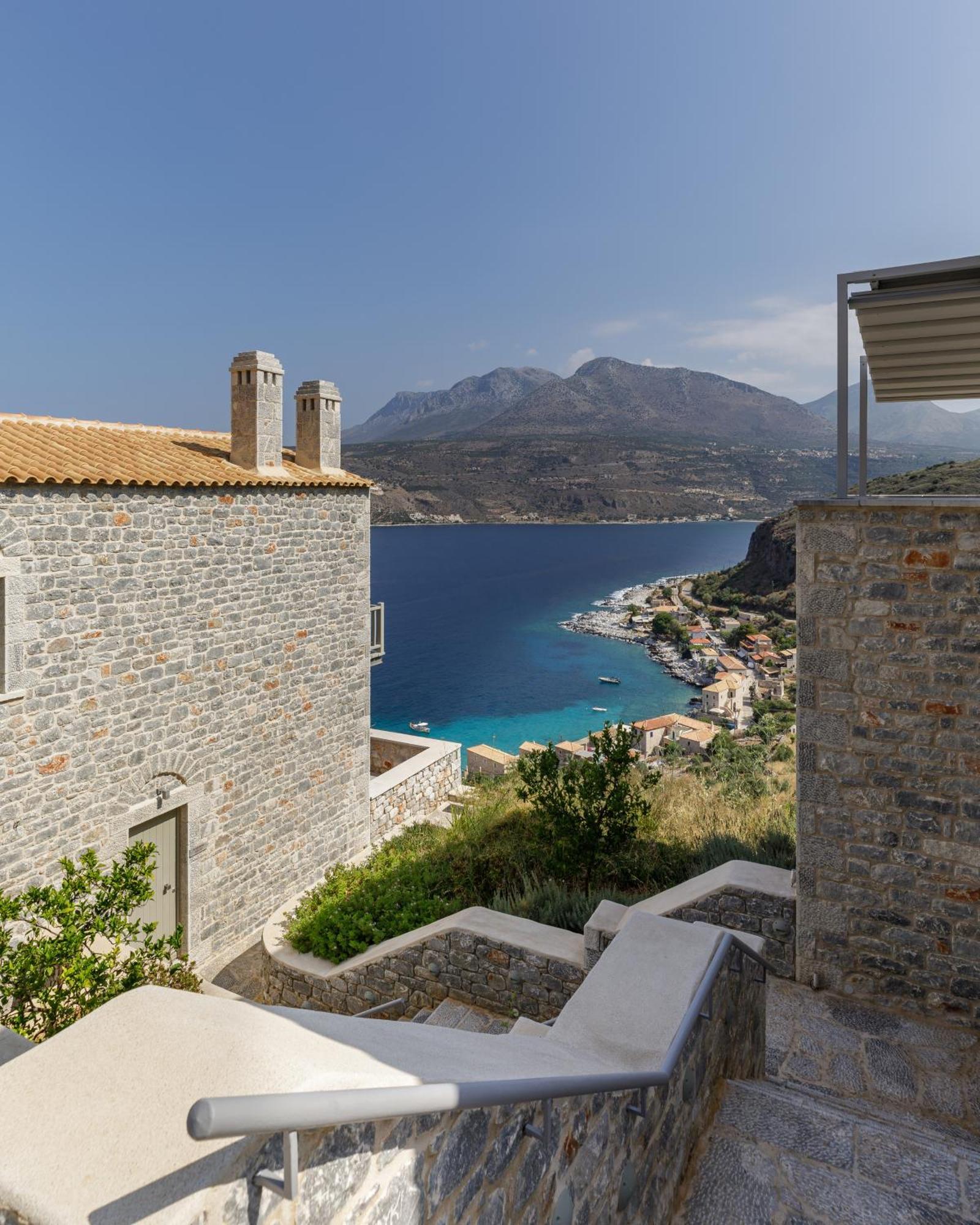 Trapela Limeni Luxury Suites Esterno foto