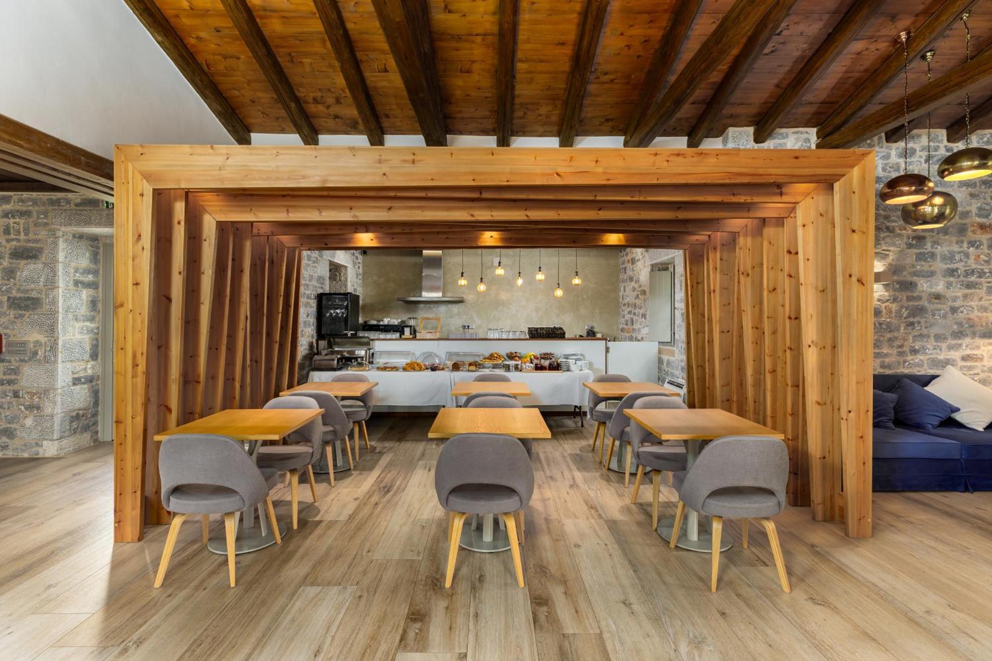 Trapela Limeni Luxury Suites Esterno foto