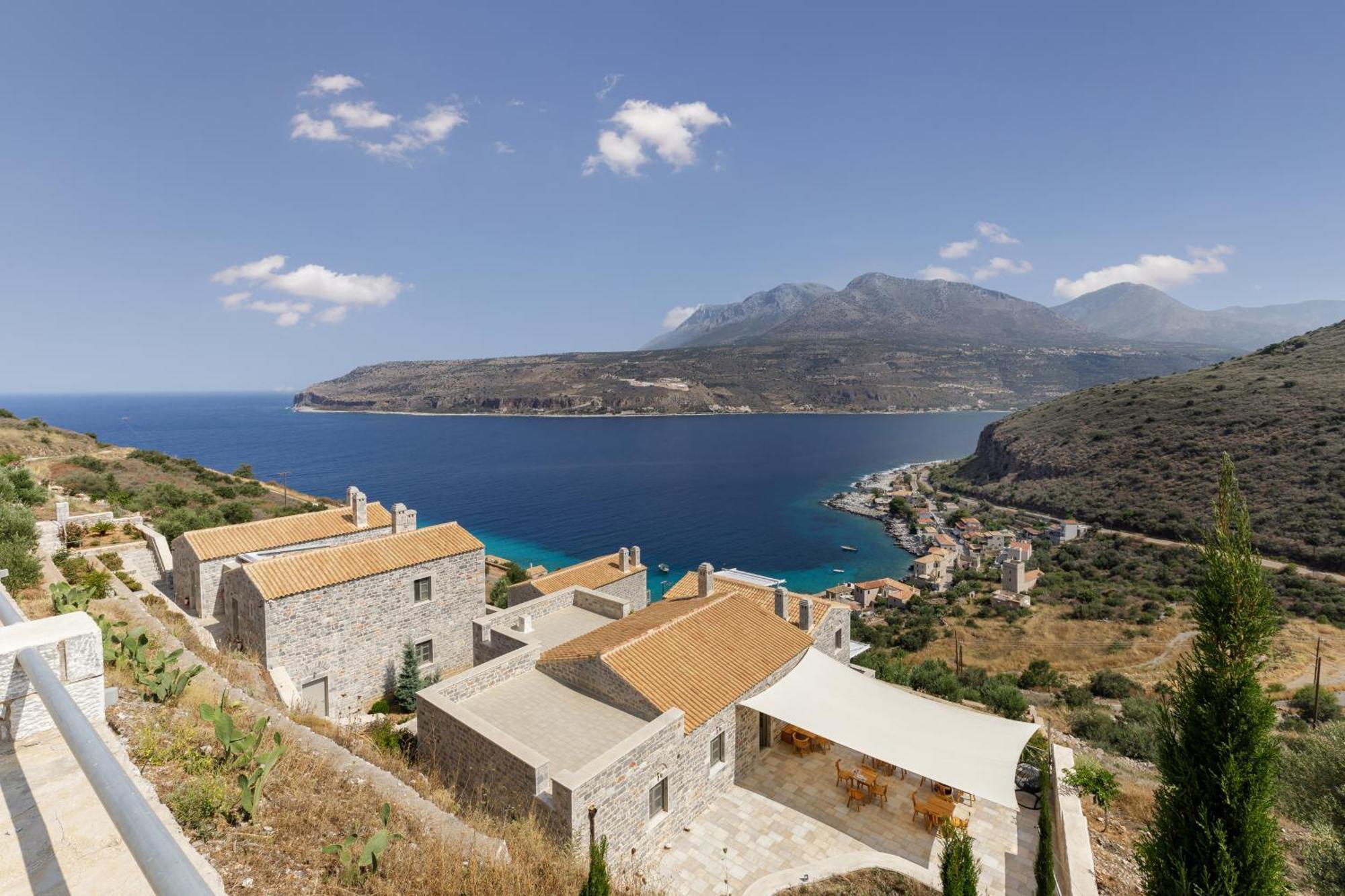 Trapela Limeni Luxury Suites Esterno foto