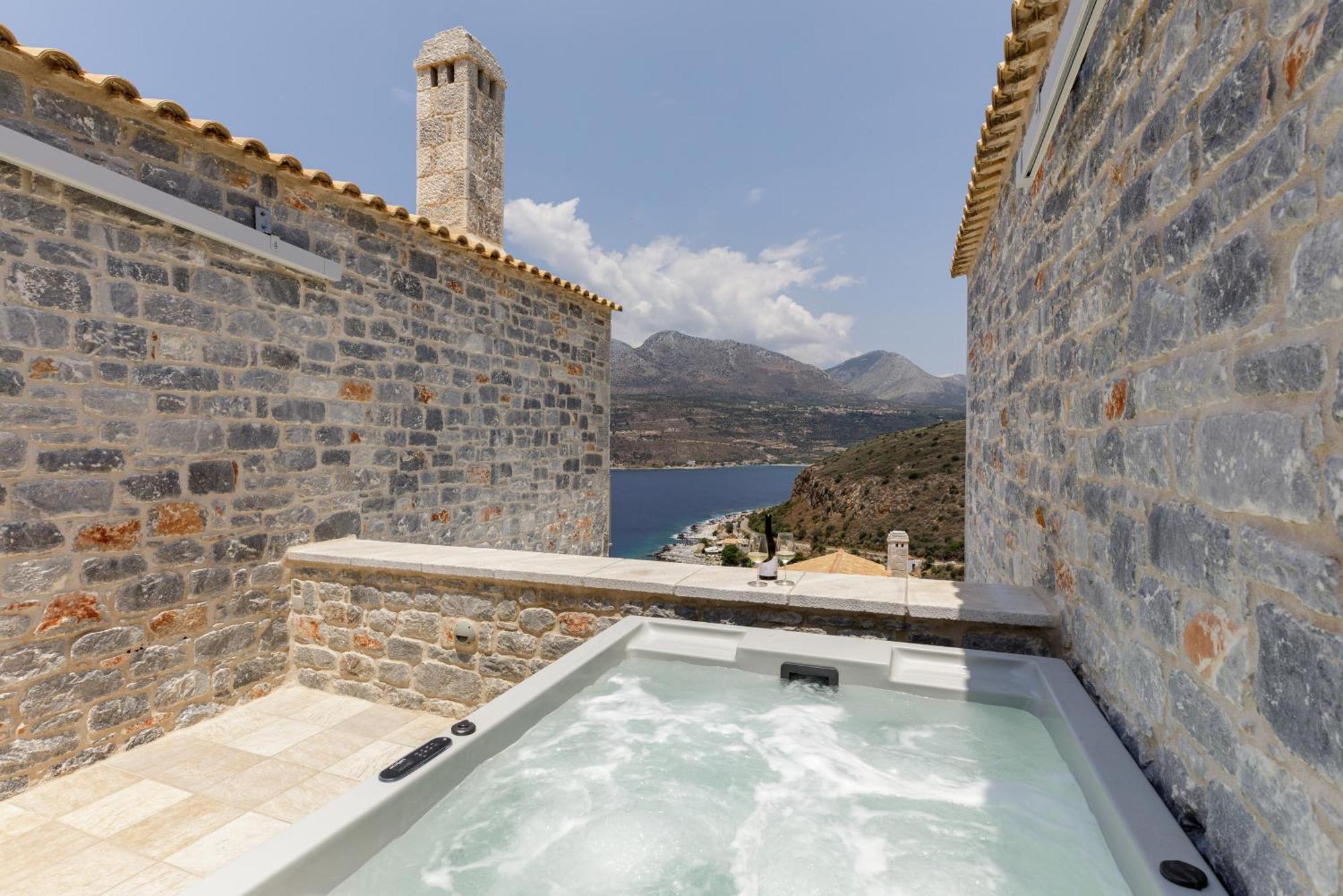 Trapela Limeni Luxury Suites Camera foto